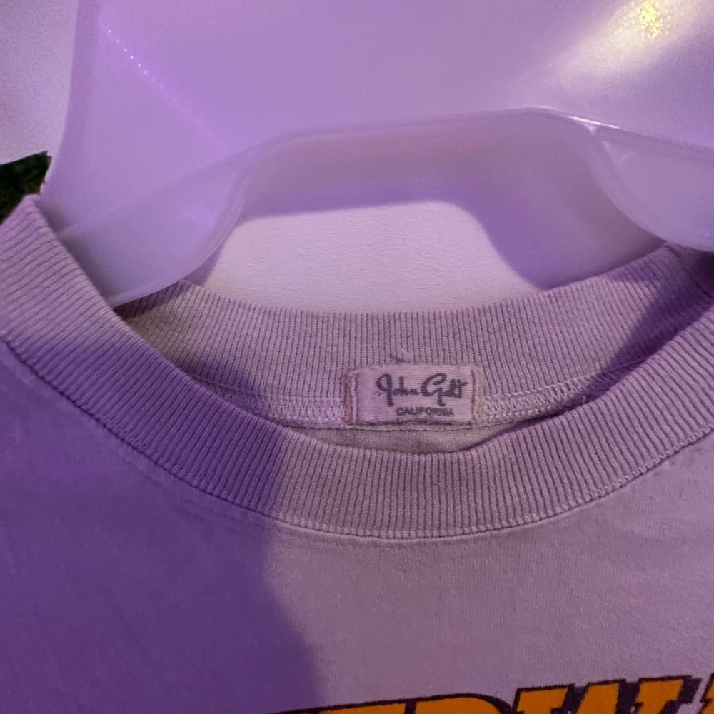 Off white t shirt with yellow writing, One size. - Picture 3 of 3